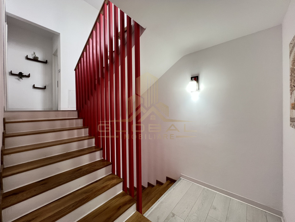 Vila cu 4 camere , 120 mp, curte 150 mp, 2 parcari , terasa 40 mp , Borhanci 