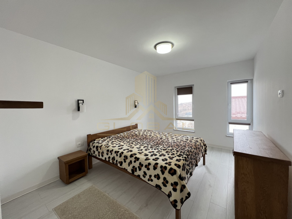 Vila cu 4 camere , 120 mp, curte 150 mp, 2 parcari , terasa 40 mp , Borhanci 