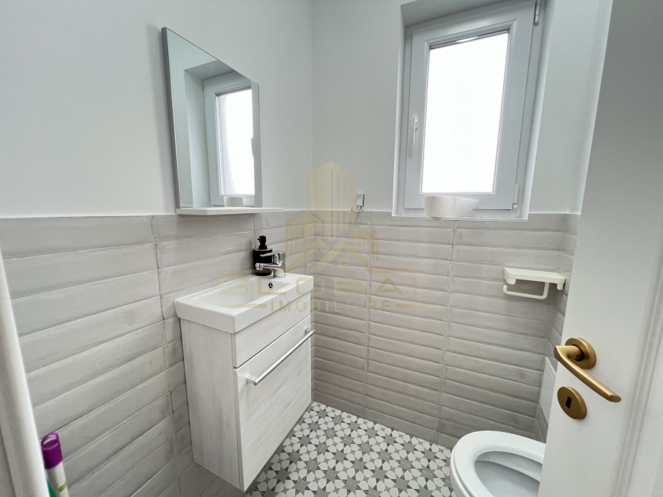 Vila cu 4 camere , 120 mp, curte 150 mp, 2 parcari , terasa 40 mp , Borhanci 