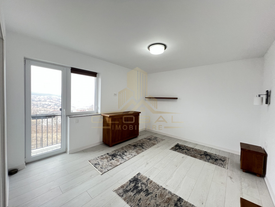 Vila cu 4 camere , 120 mp, curte 150 mp, 2 parcari , terasa 40 mp , Borhanci 