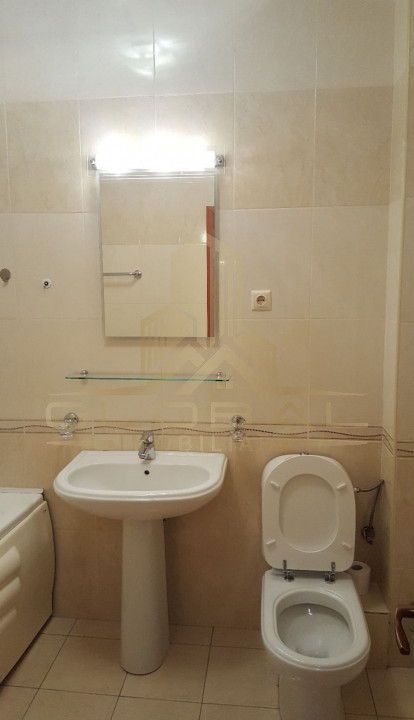 3 camere , 89 mp,  parcare, 24 mp. terasa, zona Andrei Muresanu 