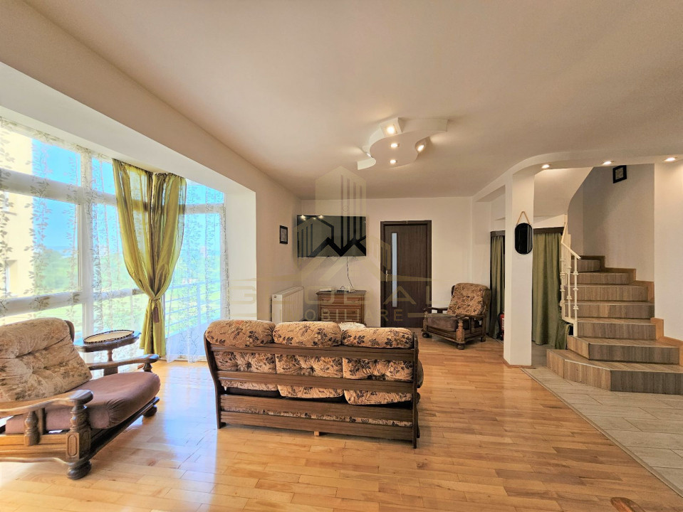 10 camere , 200 mp, zona str.Borhanciului, Borhanci