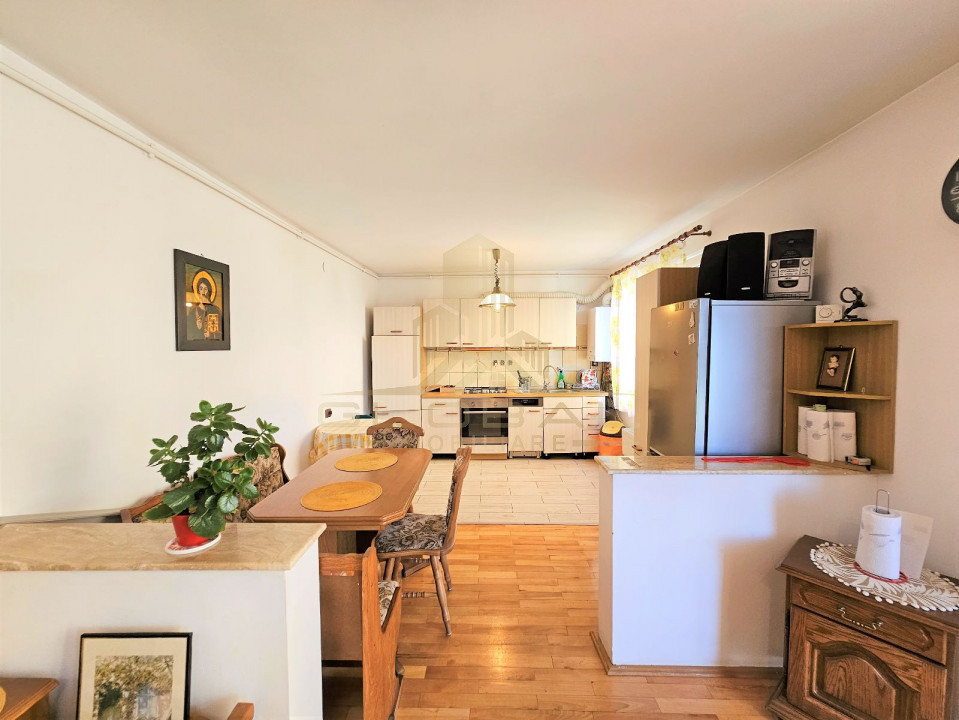 10 camere , 200 mp, zona str.Borhanciului, Borhanci