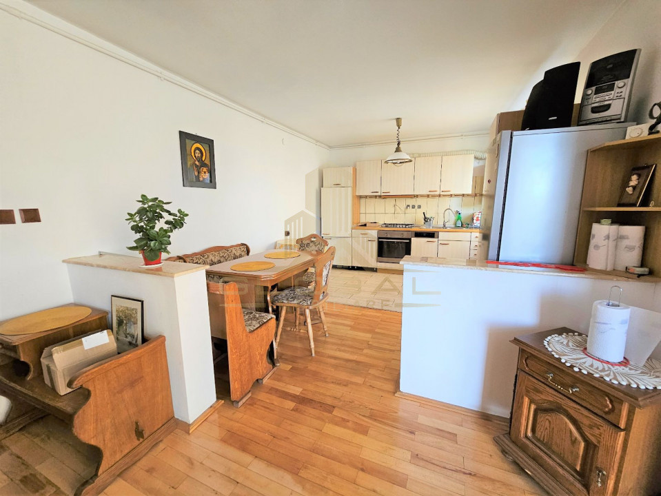 10 camere , 200 mp, zona str.Borhanciului, Borhanci