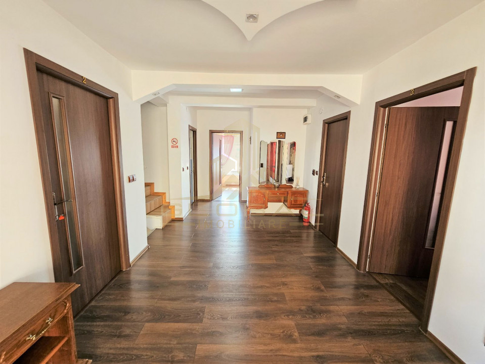 10 camere , 200 mp, zona str.Borhanciului, Borhanci