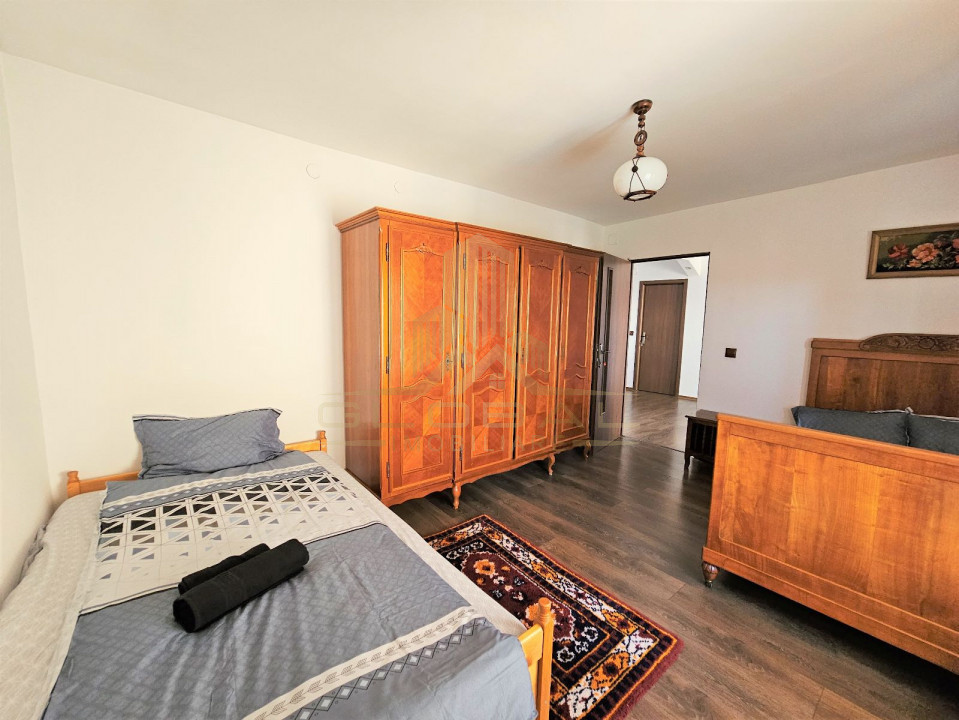 10 camere , 200 mp, zona str.Borhanciului, Borhanci