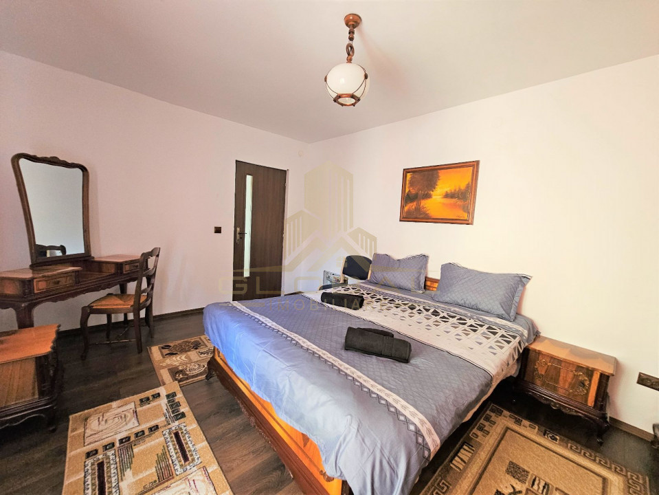 10 camere , 200 mp, zona str.Borhanciului, Borhanci