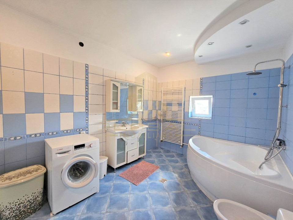 10 camere , 200 mp, zona str.Borhanciului, Borhanci