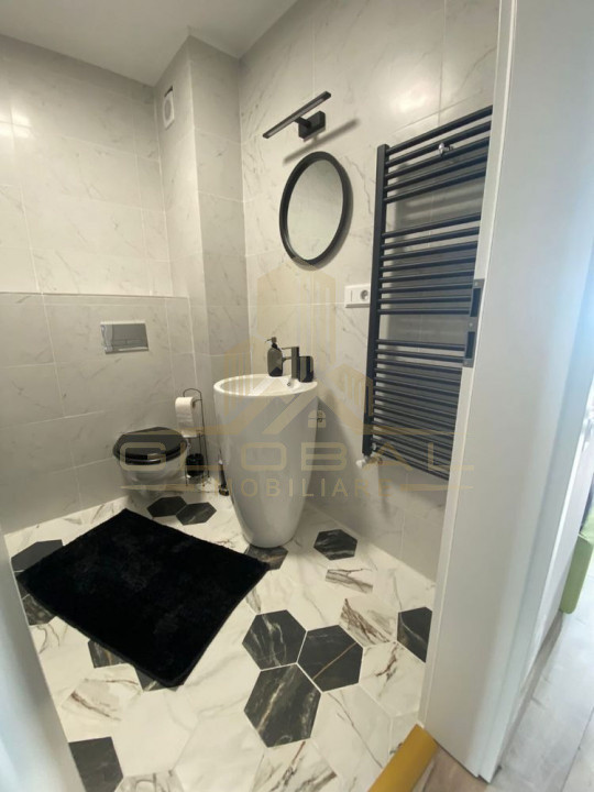 3 camere , 85 mp,  terasa, zona str.Decebal, Semicentral