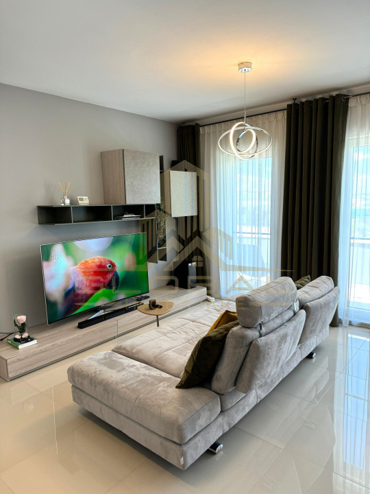 3 camere , 80 mp,ET.4/6  parcare, terasa, Iulius Mall, Intre Lacuri