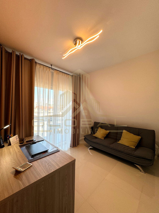 3 camere , 80 mp,ET.4/6  parcare, terasa, Iulius Mall, Intre Lacuri