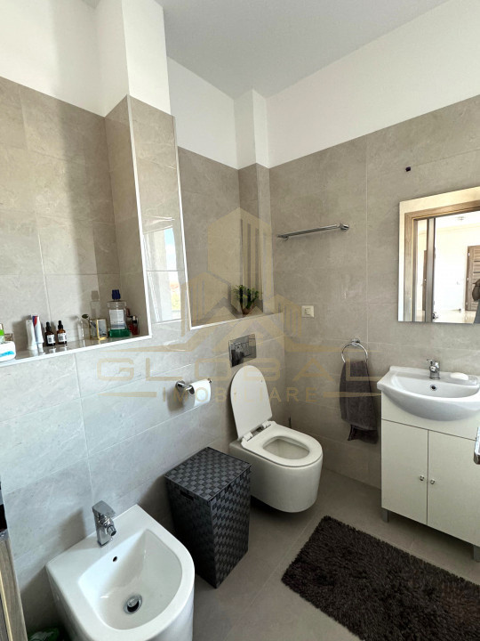 3 camere , 80 mp,ET.4/6  parcare, terasa, Iulius Mall, Intre Lacuri