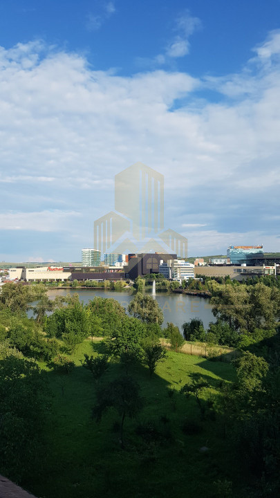 3 camere , 80 mp,ET.4/6  parcare, terasa, Iulius Mall, Intre Lacuri