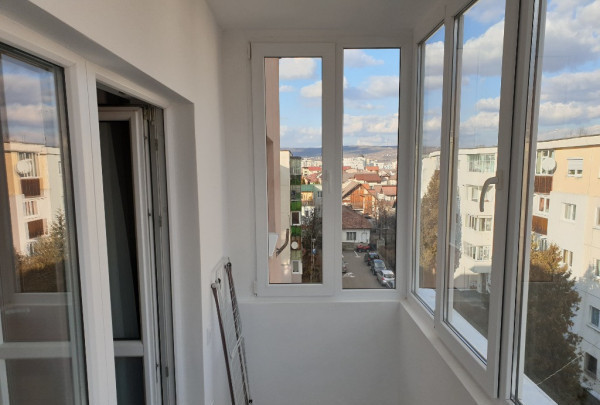 2 camere ,decomandat, 46 mp, parcare, zona Aleea Godeanu , Gheorgheni