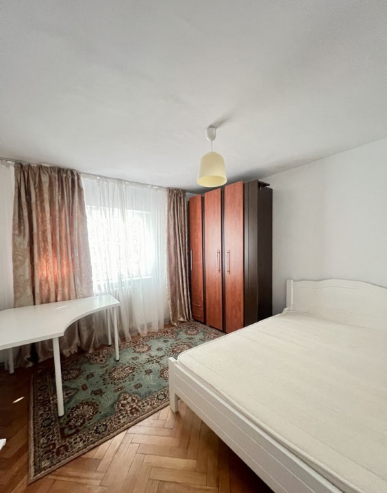 3 camere ,decomandat, 70 mp, zona str.Gheorghe Dima, Zorilor