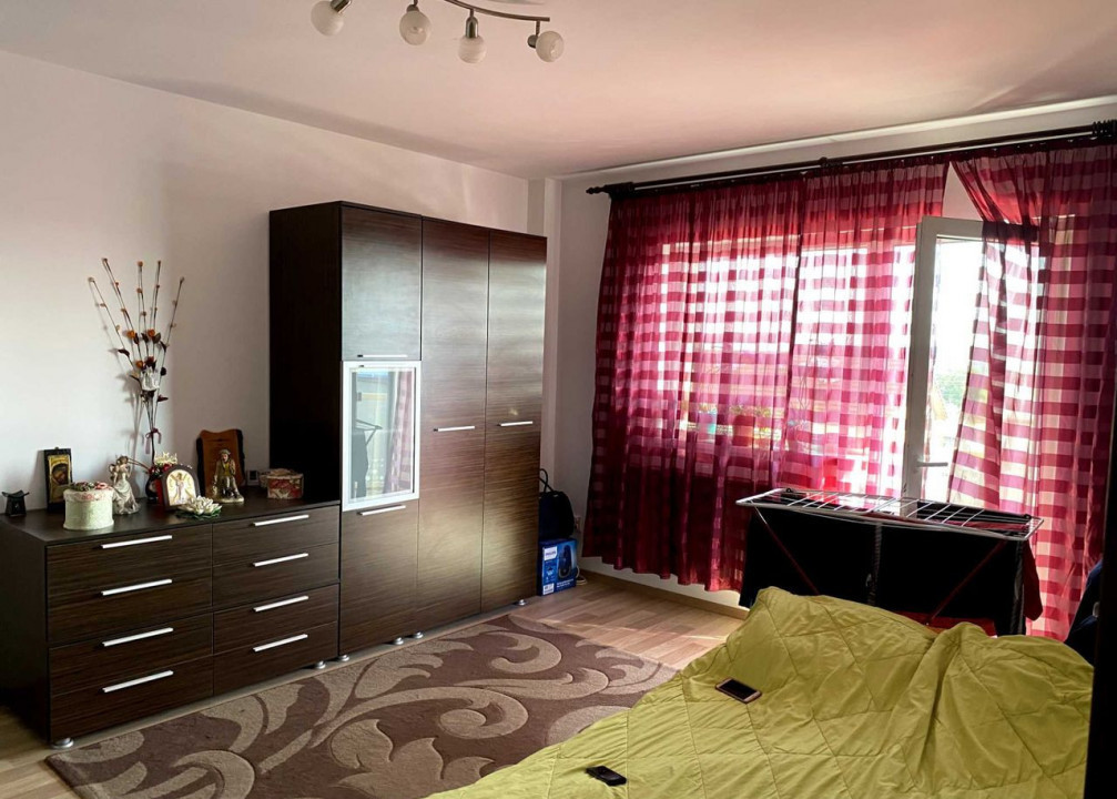 2 camere ,decomandat, 52 mp,  terasa, zona str.Traian Vuia