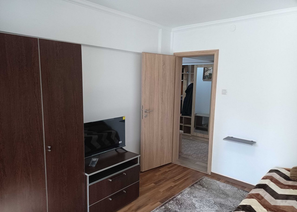 3 camere ,decomandat, 70 mp,  parcare, terasa, zona str.Aurel Vlaicu, Marasti