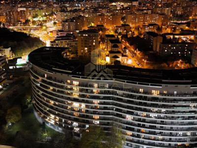 2,3 camere ,82 mp, LUX, garaj, Plopilor , Semiluna