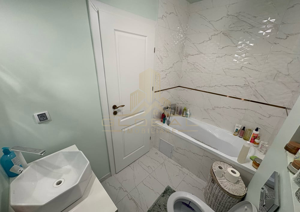 3 camere , 66 mp, parcare,  terasa, Lux, zona Elf Buna Ziua