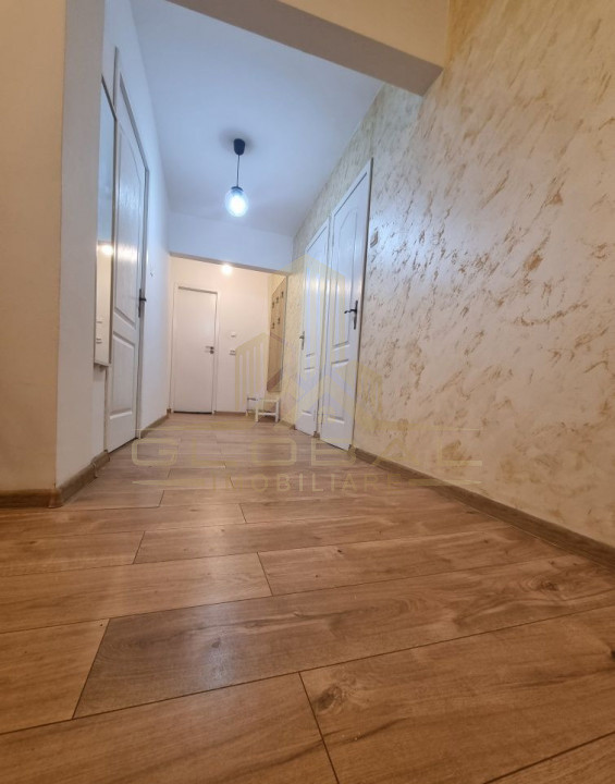 3 camere ,decomandat, 68 mp, P.Inalt, parcare, Marasti zona Mol