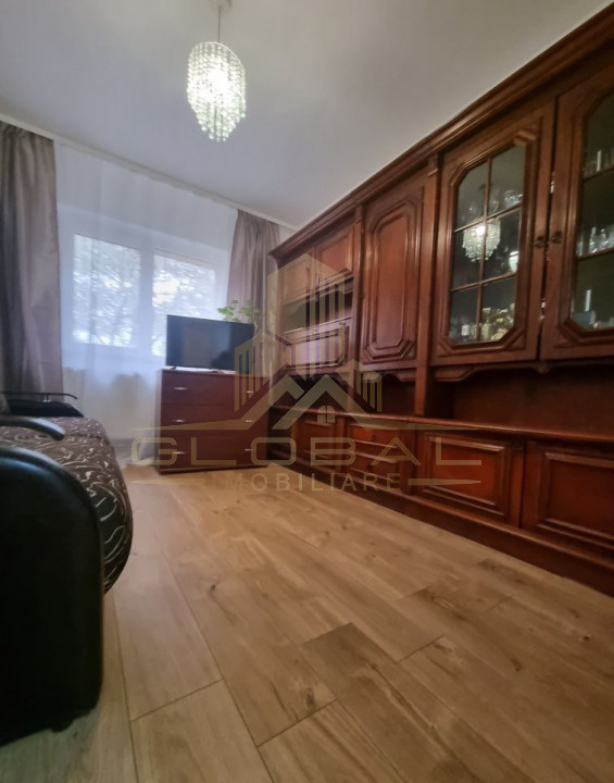 3 camere ,decomandat, 68 mp, P.Inalt, parcare, Marasti zona Mol