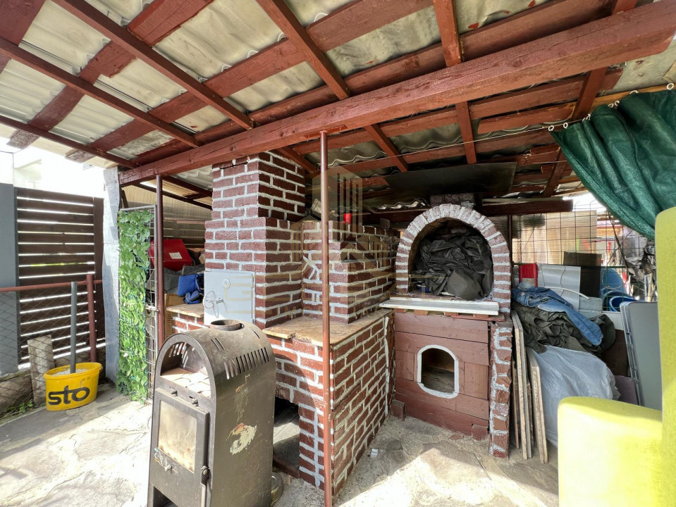 2 Case, Teren 440 mp, 6 unitati, curte, grădină, Str.Sobarilor, Iris