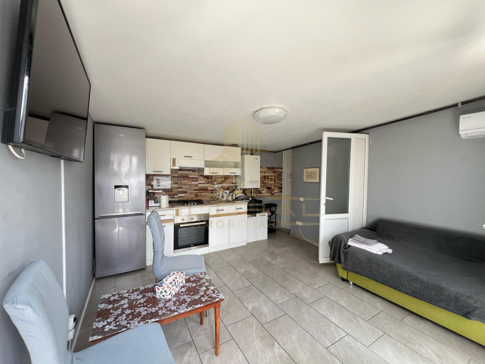 2 Case, Teren 440 mp, 6 unitati, curte, grădină, Str.Sobarilor, Iris