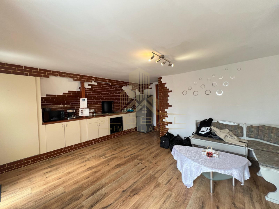 2 Case, Teren 440 mp, 6 unitati, curte, grădină, Str.Sobarilor, Iris