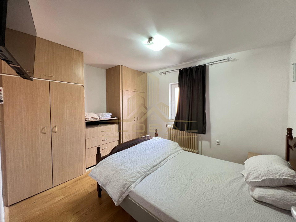 2 Case, Teren 440 mp, 6 unitati, curte, grădină, Str.Sobarilor, Iris