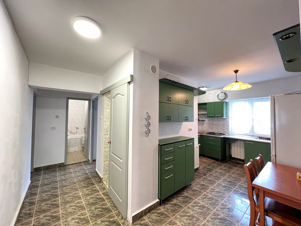 3 camere ,decomandat, 2 bai, parcare, zona The Office- Marasti