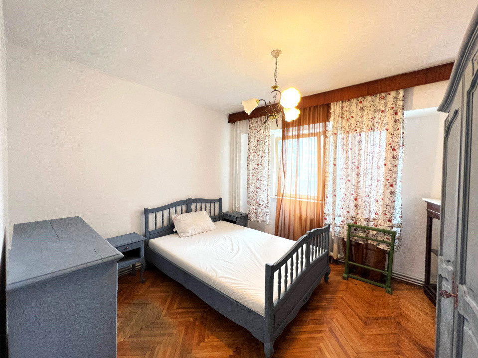 3 camere ,decomandat, 2 bai, parcare, zona The Office- Marasti