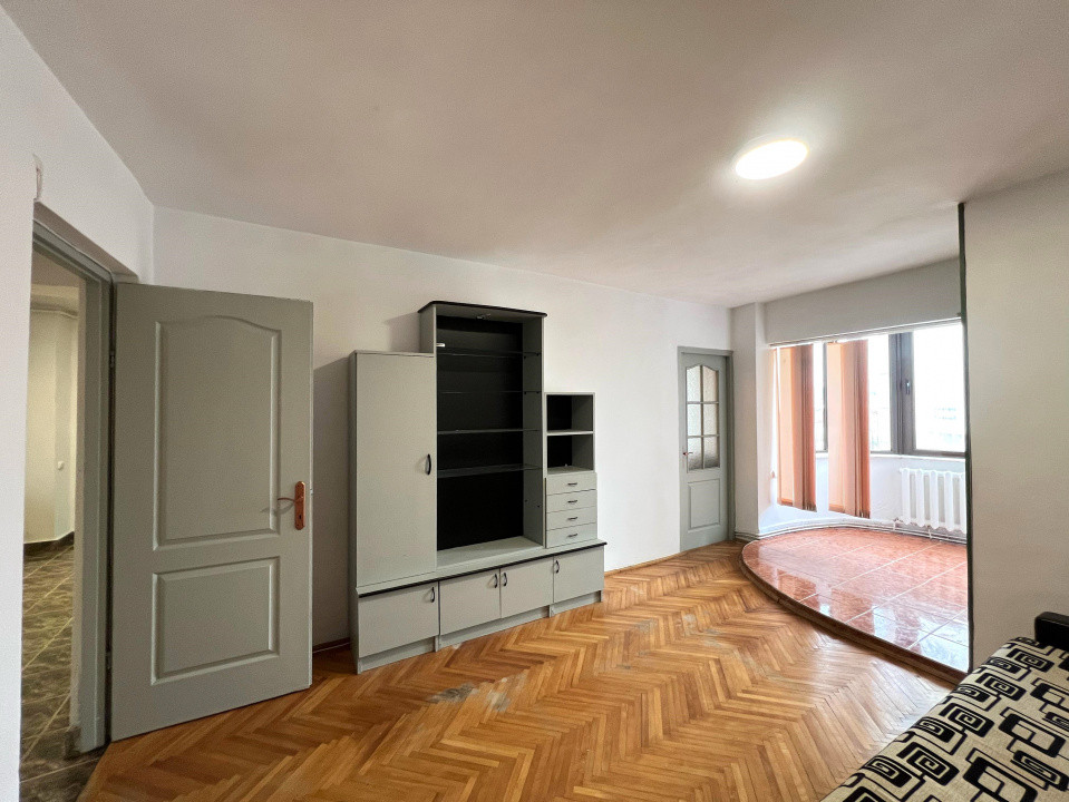 3 camere ,decomandat, 2 bai, parcare, zona The Office- Marasti