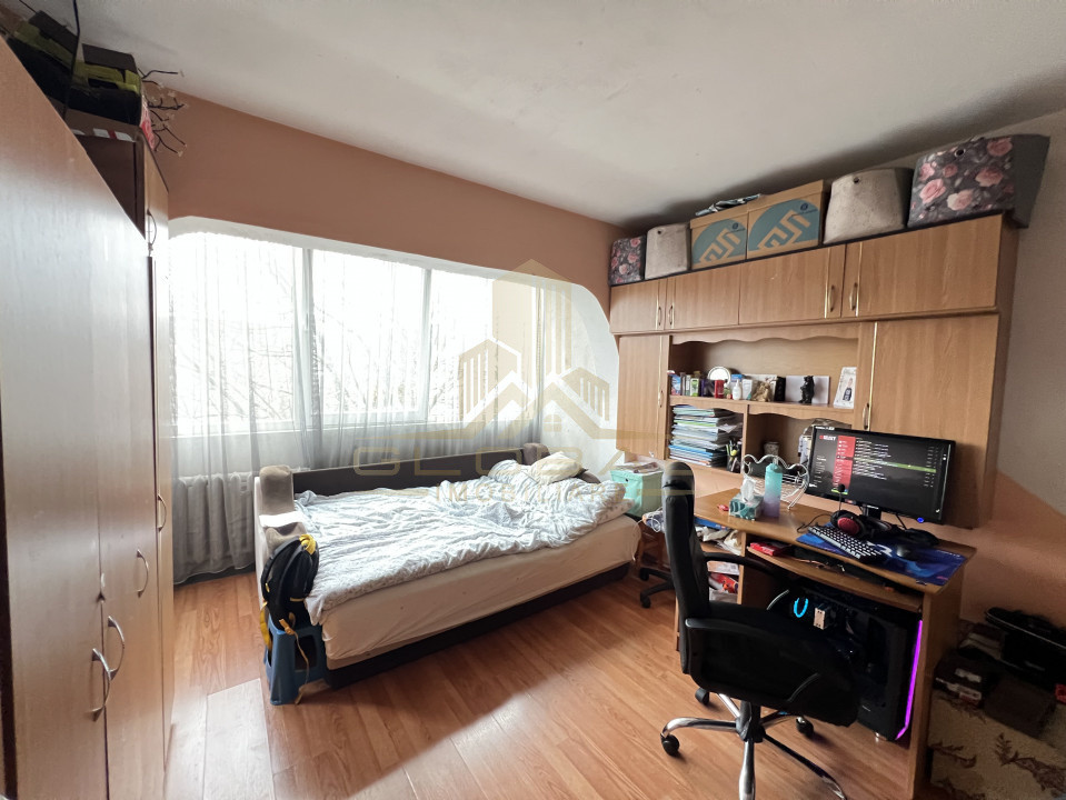 3 camere ,decomandat, 65 mp, 2 bai,  balcon, zona str.Rovine, Marasti