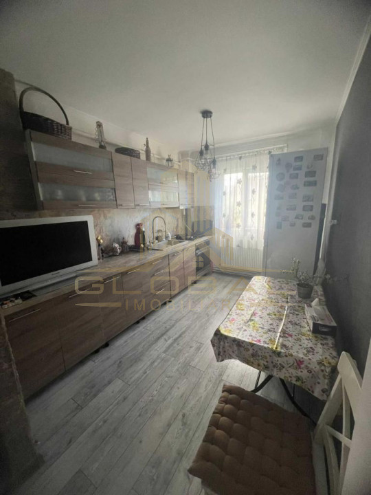 3 camere , 67 mp, et.1, 2 bai,balcon zona str.Aurel Vlaicu Marasti