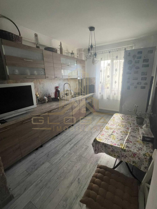 3 camere , 67 mp, et.1, 2 bai,balcon zona str.Aurel Vlaicu Marasti