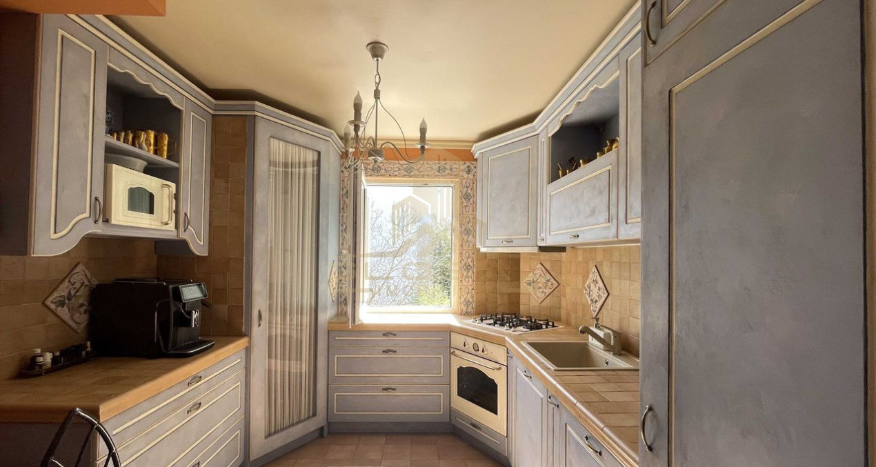 4 camere , LUX, 92 mp, garaj  zona str. C.  Brancusi, Gheorgheni