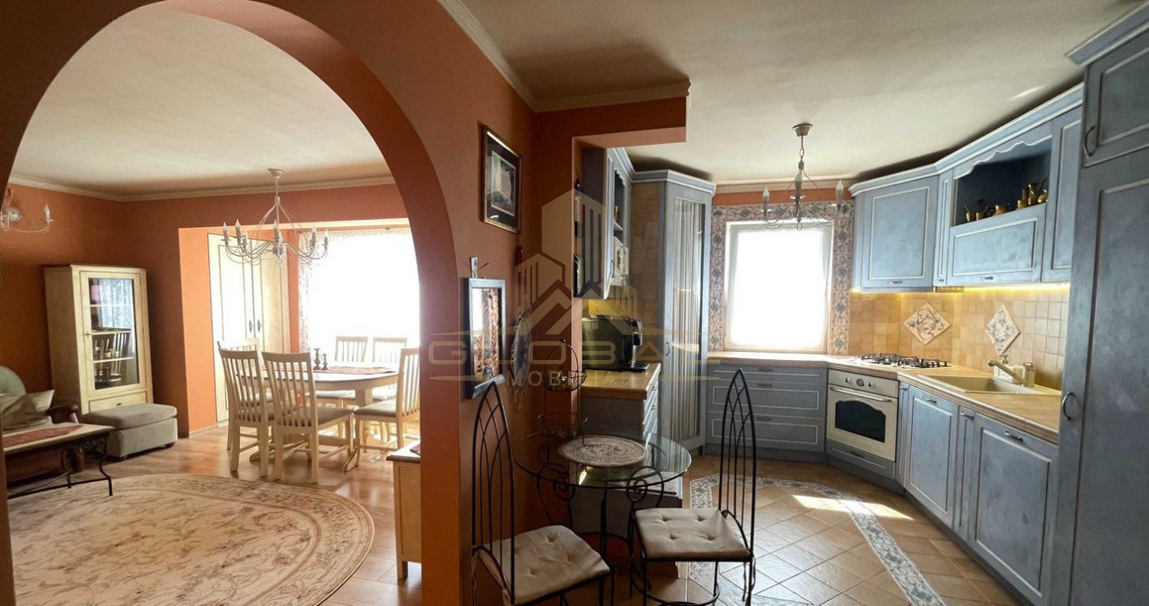 4 camere , LUX, 92 mp, garaj  zona str. C.  Brancusi, Gheorgheni