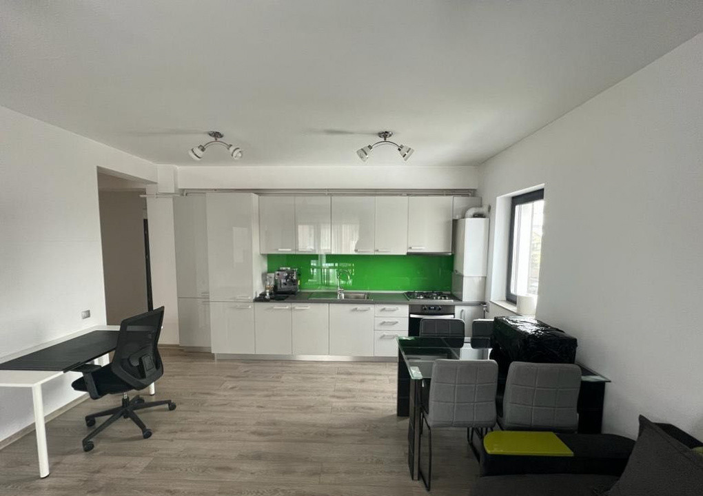 3 camere, 75 mp,  2 balcoane, 2 parcari, zona cartier Europa