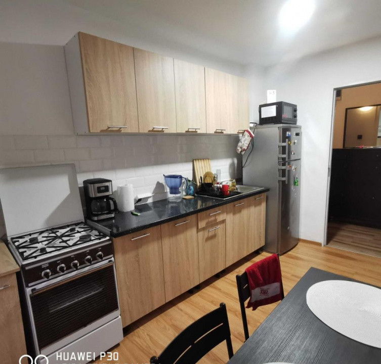 3 camere, decomandat, 69 mp,  balcon, zona Piata Zorilor, Zorilor