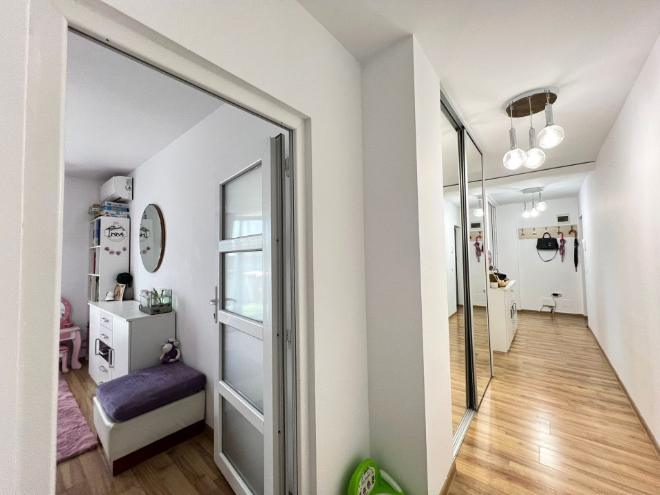 3 camere , 77 mp, LUX. parcare, 22 mp.terasa, zona OMW , Buna Ziua