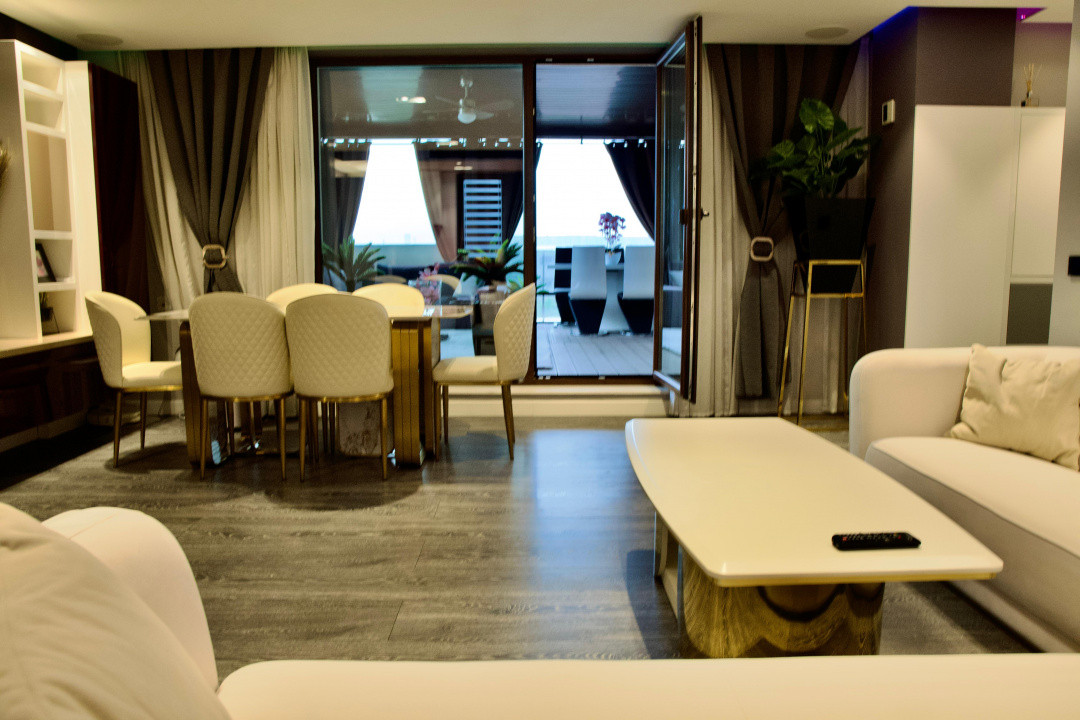 Penthouse, 3 camere , 80 mp.Lift, 2 Garaje, Terasa 30mp. Marasti