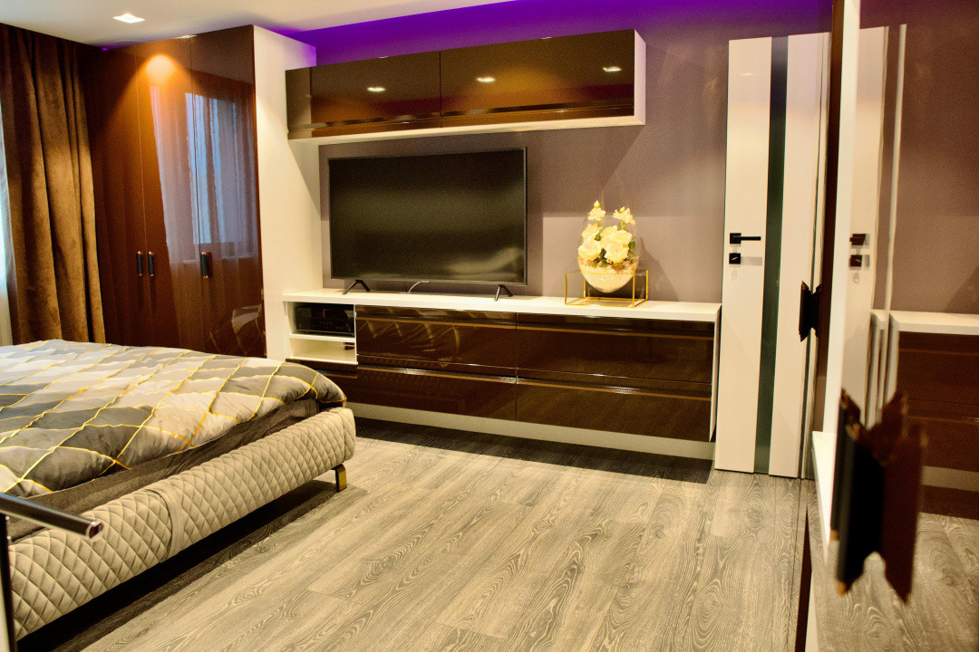 Penthouse, 3 camere , 80 mp.Lift, 2 Garaje, Terasa 30mp. Marasti