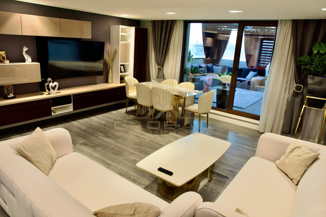 Penthouse, 3 camere , 80 mp.Lift, 2 Garaje, Terasa 30mp. Marasti