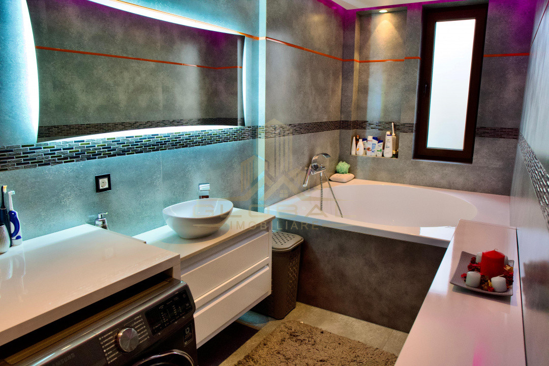 Penthouse, 3 camere , 80 mp.Lift, 2 Garaje, Terasa 30mp. Marasti