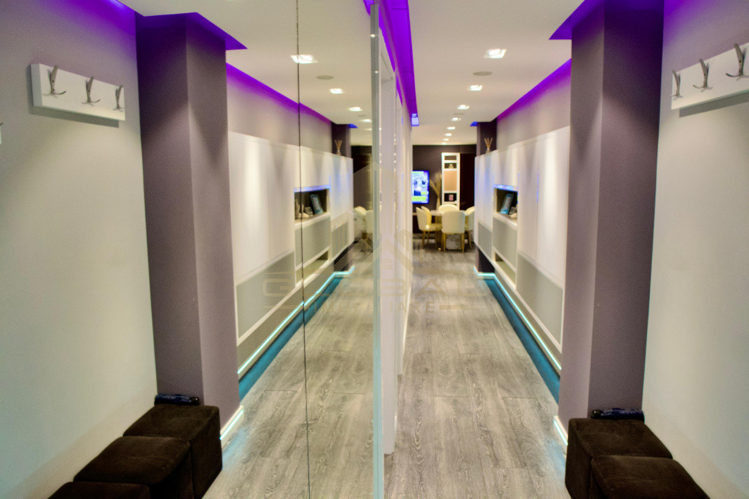 Penthouse, 3 camere , 80 mp.Lift, 2 Garaje, Terasa 30mp. Marasti