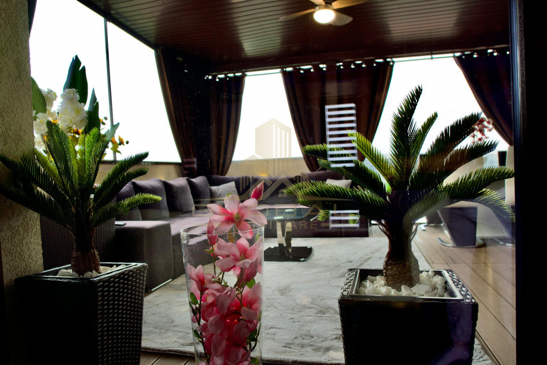 Penthouse, 3 camere , 80 mp.Lift, 2 Garaje, Terasa 30mp. Marasti