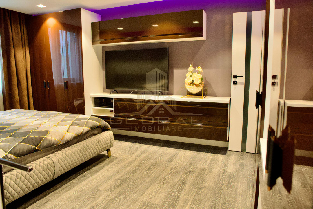 Penthouse, 3 camere , 80 mp.Lift, 2 Garaje, Terasa 30mp. Marasti