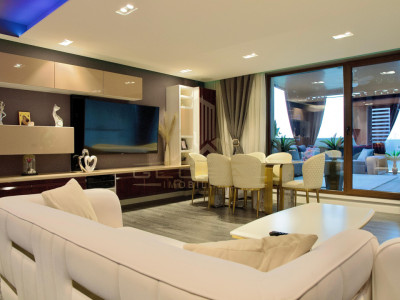 Penthouse, 3 camere , 80 mp.Lift, 2 Garaje, Terasa 30mp. Marasti