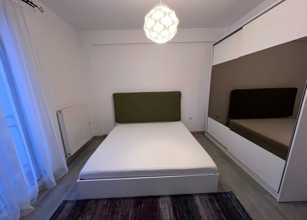3 camere, semidecomandat, 80 mp, garaj, balcon, zona str. GV Bibescu, Europa