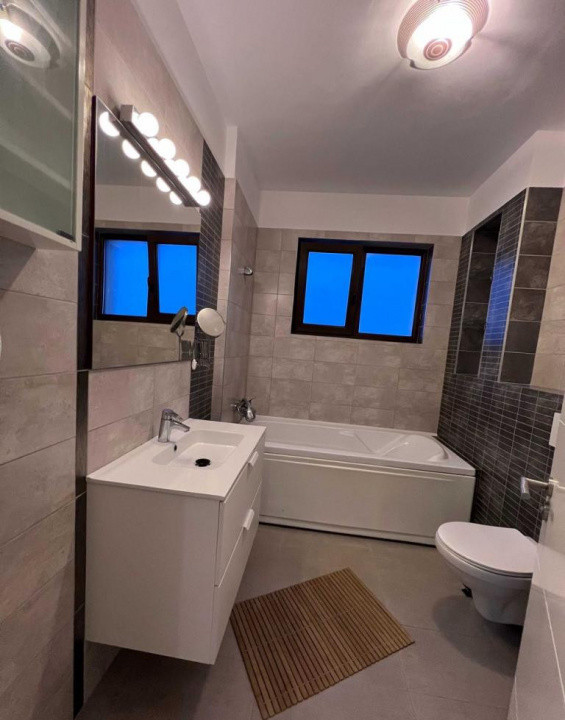 3 camere, semidecomandat, 80 mp, garaj, balcon, zona str. GV Bibescu, Europa